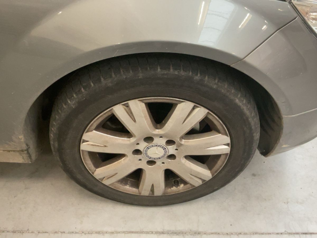 Mercedes-Benz C-Klasse 2010 — photo 12