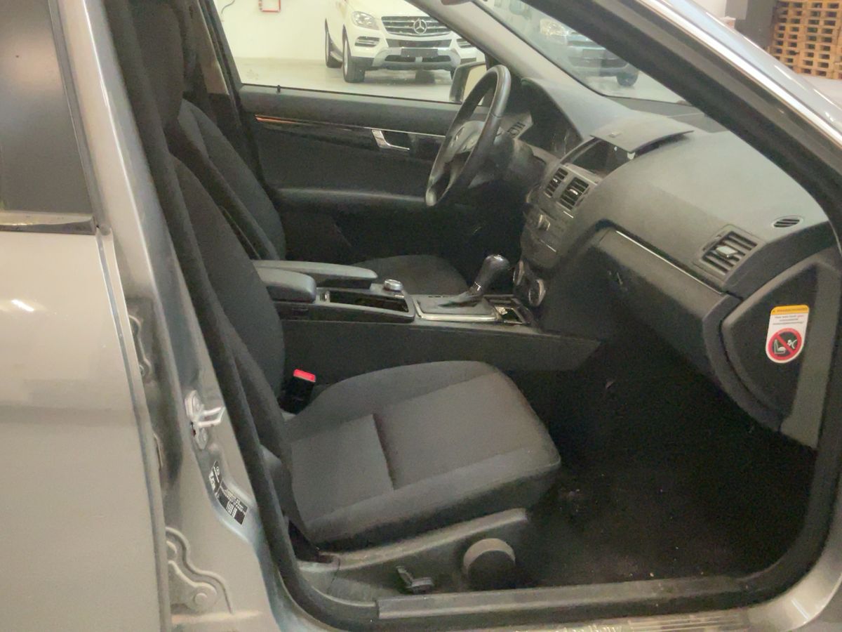 Mercedes-Benz C-Klasse 2010 — photo 17