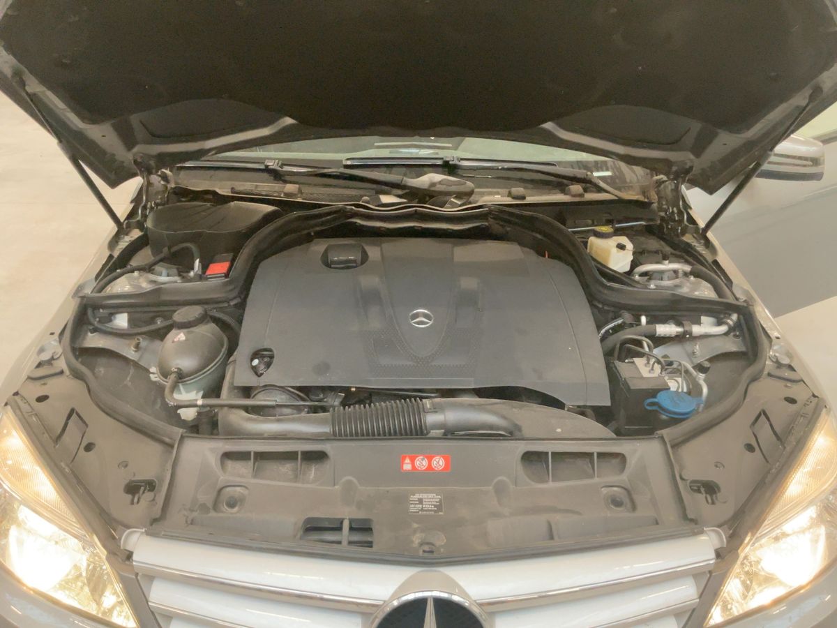 Mercedes-Benz C-Klasse 2010 — photo 23
