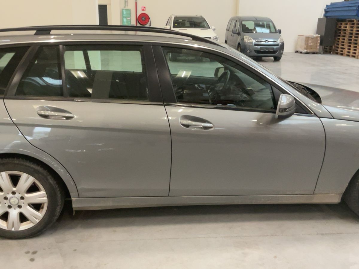 Mercedes-Benz C-Klasse 2010 — photo 11