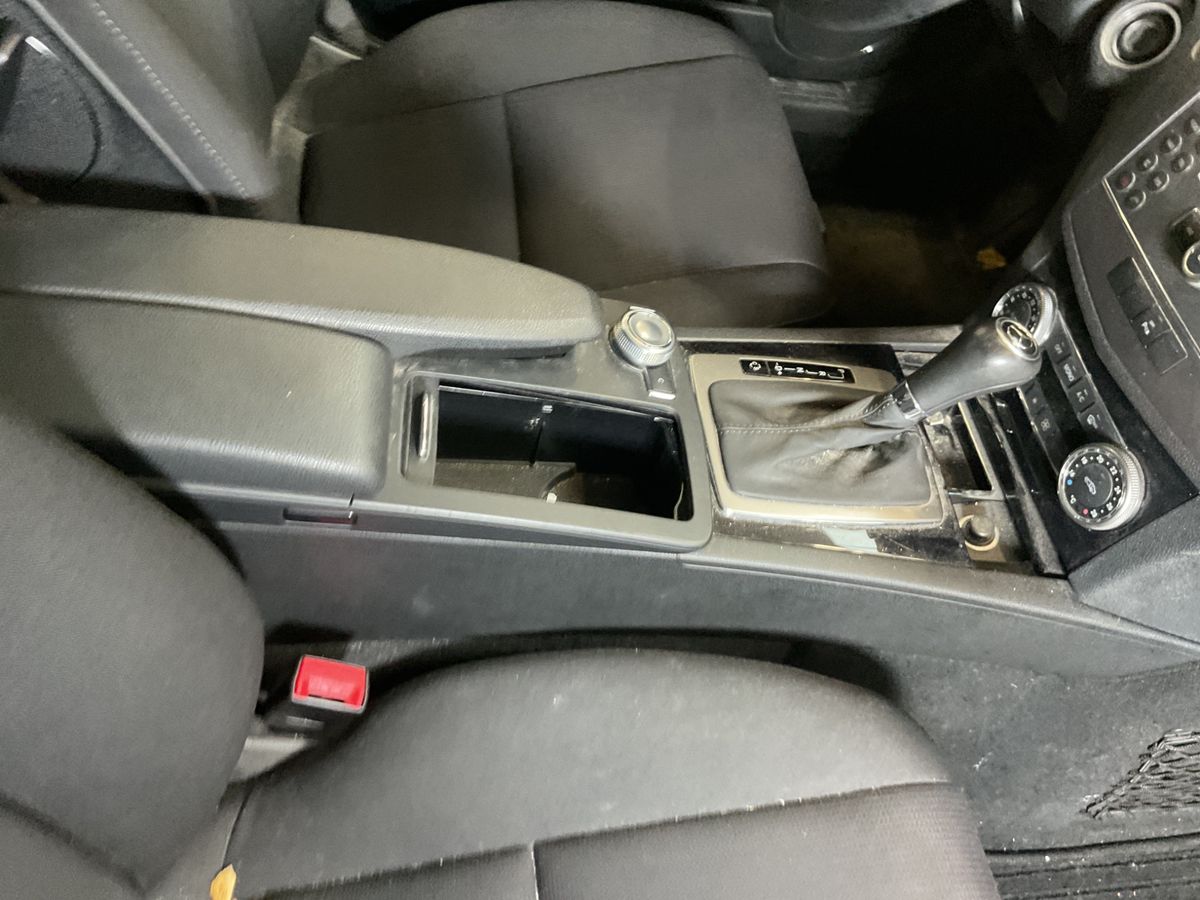 Mercedes-Benz C-Klasse 2010 — photo 42
