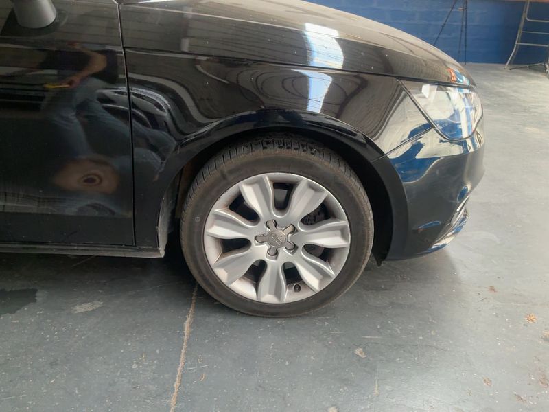 Audi A1 1.6 TDI Ambition 2011 – снимка 11