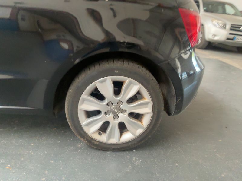 Audi A1 1.6 TDI Ambition 2011 – снимка 5