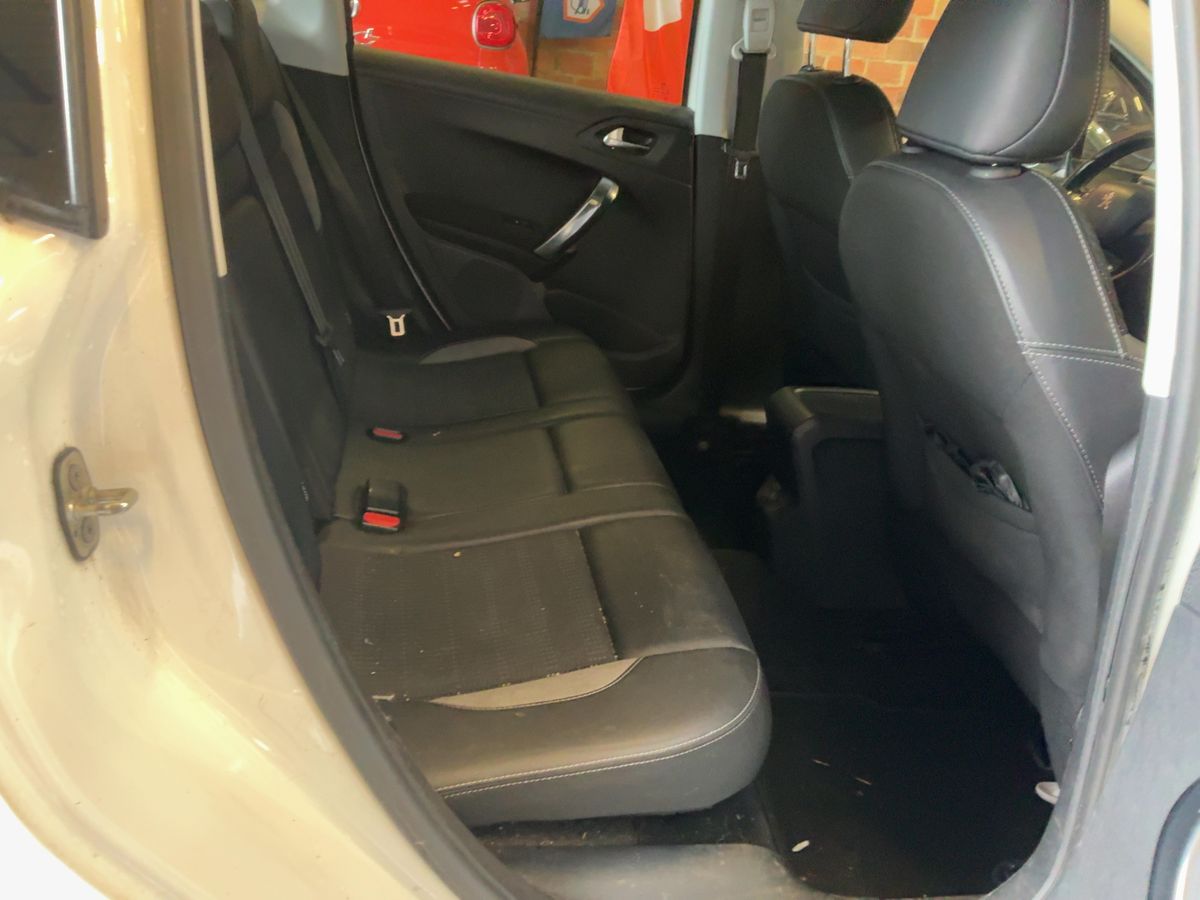 Peugeot 2008 2016 — photo 20