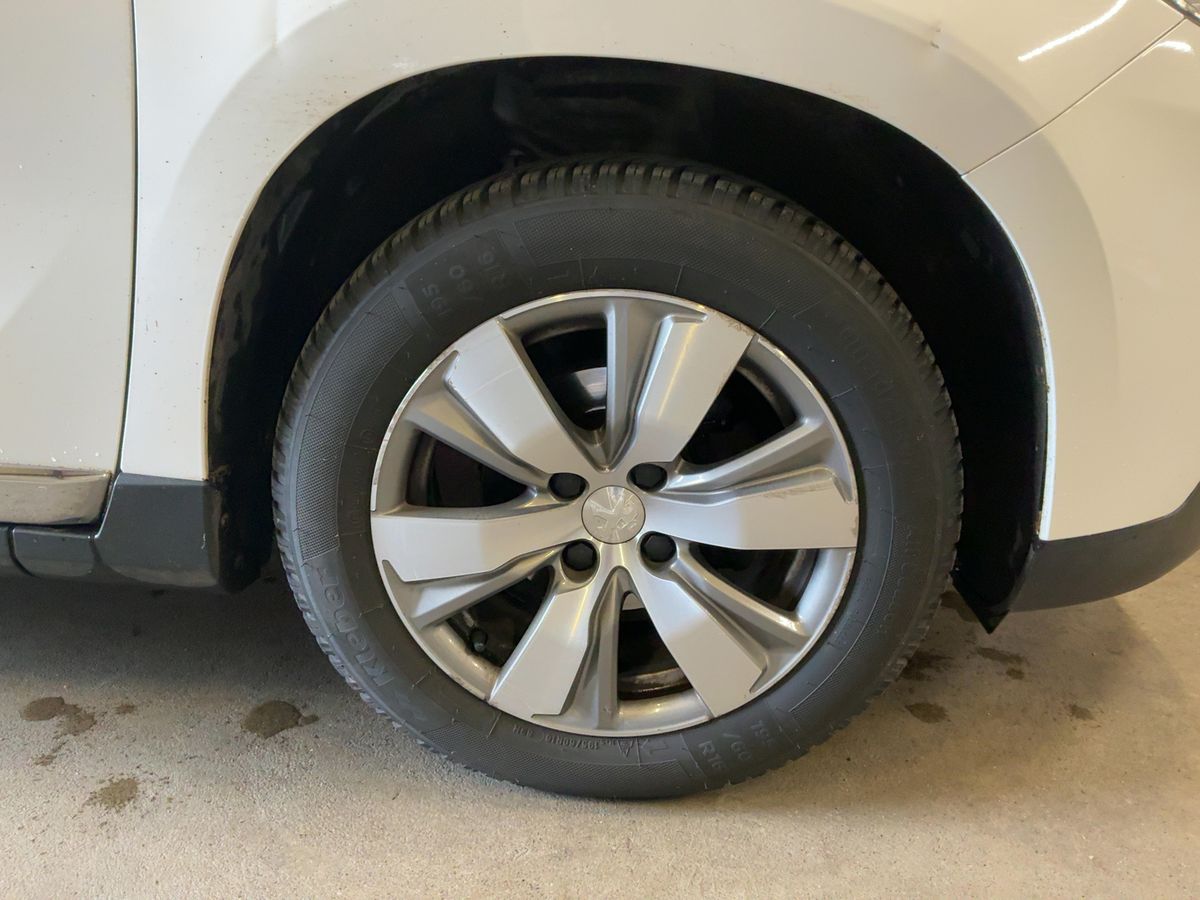 Peugeot 2008 2016 — photo 12