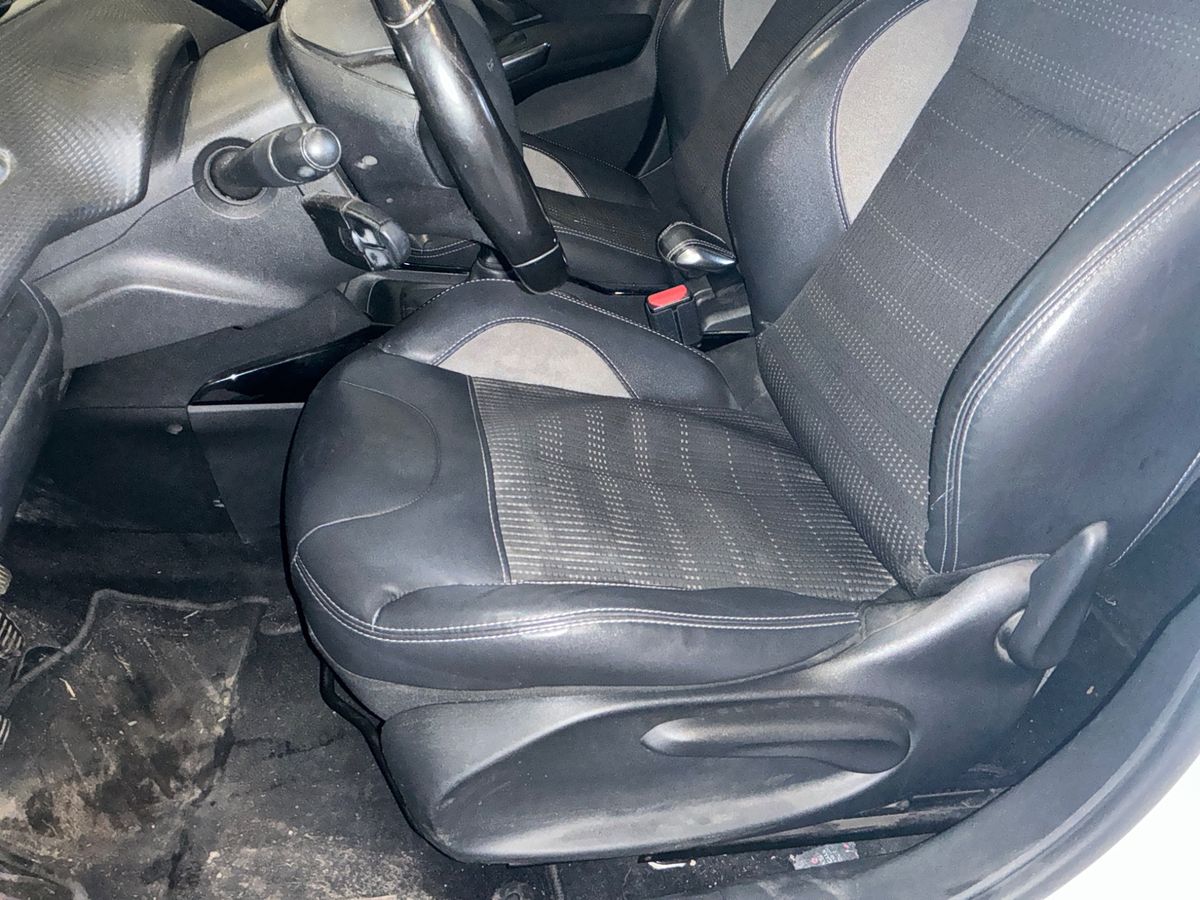 Peugeot 2008 2016 — photo 36