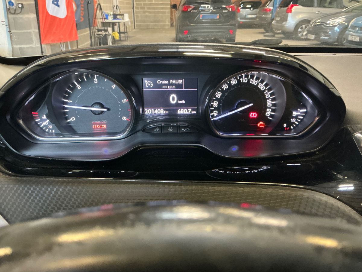 Peugeot 2008 2016 — photo 19