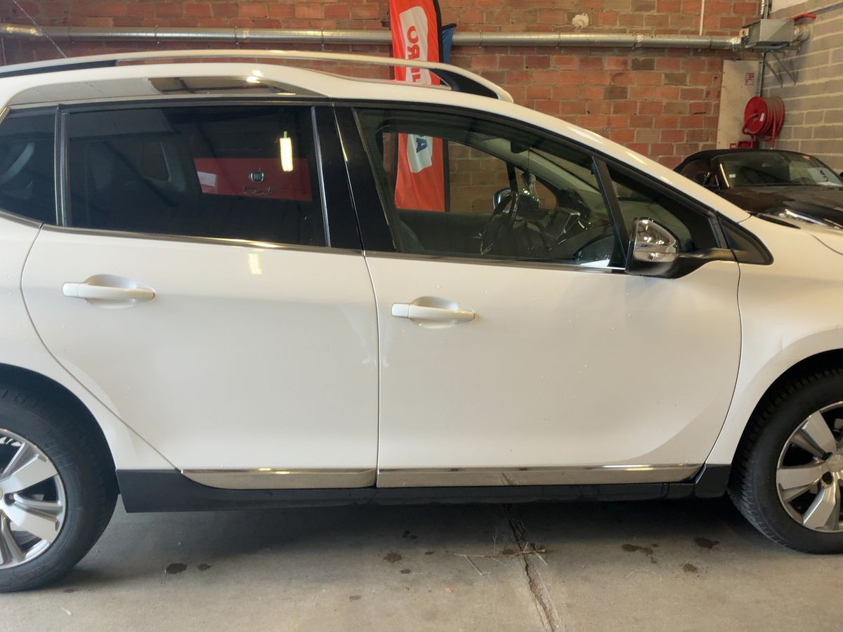 Peugeot 2008 2016 — photo 11