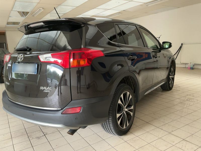 Toyota RAV 4 2.0 D-4D Life — zdjęcie 6