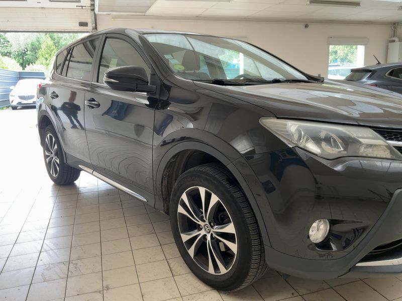 Toyota RAV 4 2.0 D-4D Life — zdjęcie 8