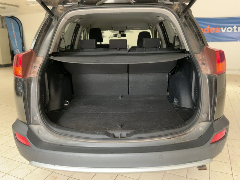 Toyota RAV 4 2.0 D-4D Life — zdjęcie 10