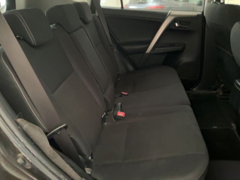 Toyota RAV 4 2.0 D-4D Life — zdjęcie 14