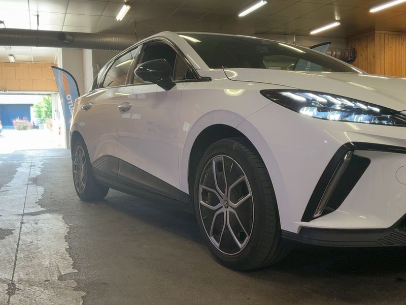 MG 4 electric drive 150 kW Comfort — zdjęcie 8