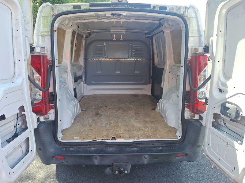 Citroen Jumpy 2.0 HDi L1H1 27 Business Fourgon — zdjęcie 9