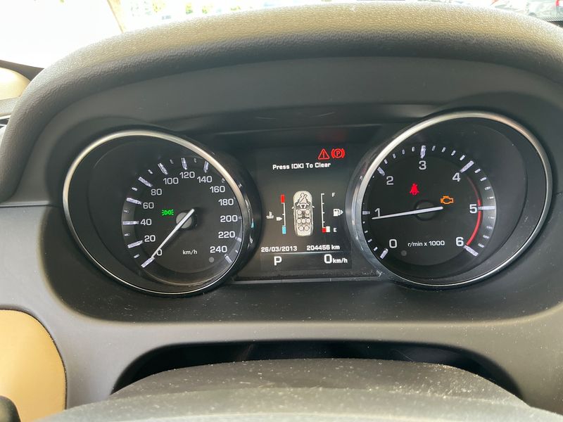 Land Rover Discovery Sport 2.0 Td4 HSE — zdjęcie 13