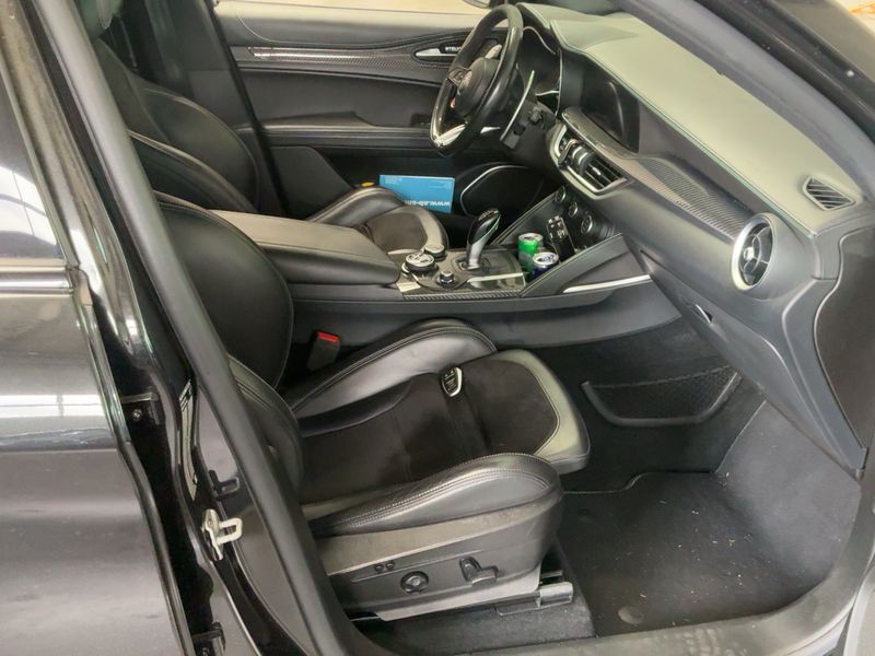 Alfa Romeo Stelvio 2.9 V6 Bi-Turbo Quadrifoglio Q4 — zdjęcie 11