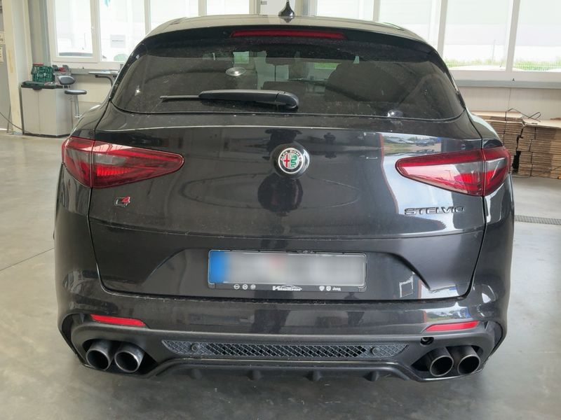 Alfa Romeo Stelvio 2.9 V6 Bi-Turbo Quadrifoglio Q4 — zdjęcie 5