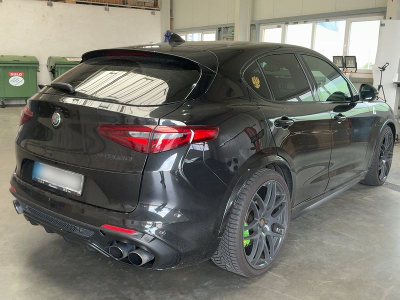 Alfa Romeo Stelvio 2.9 V6 Bi-Turbo Quadrifoglio Q4 — zdjęcie 6