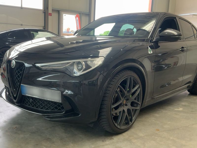 Alfa Romeo Stelvio 2.9 V6 Bi-Turbo Quadrifoglio Q4 — zdjęcie 2