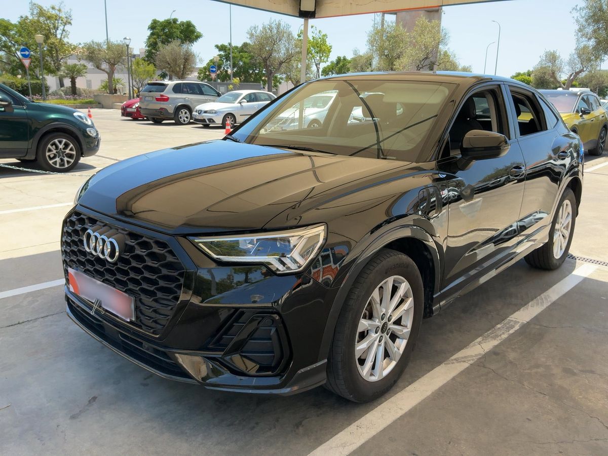 Audi Q3 2024 — photo 1