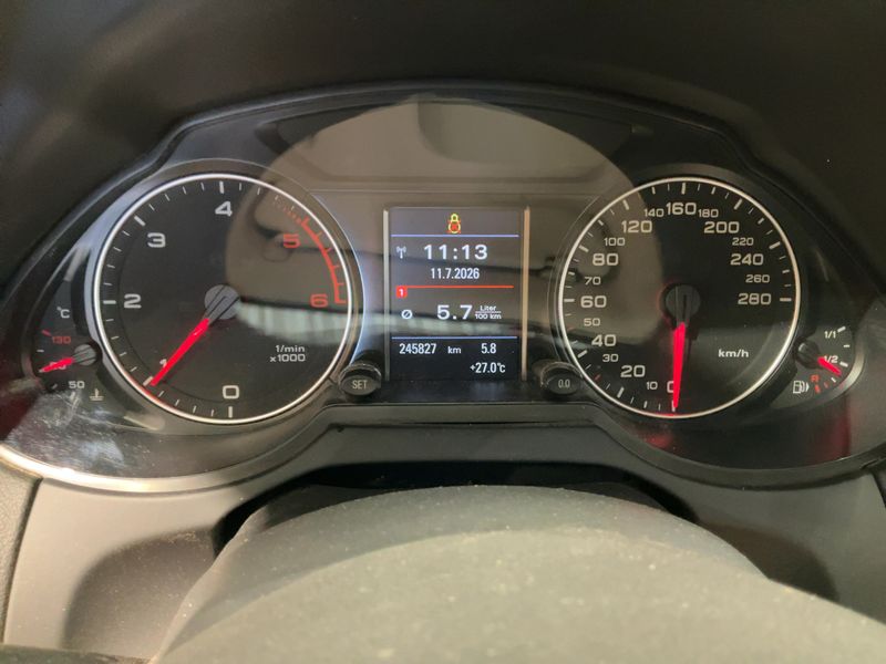 Audi Q5 2.0 TDI quattro — zdjęcie 13
