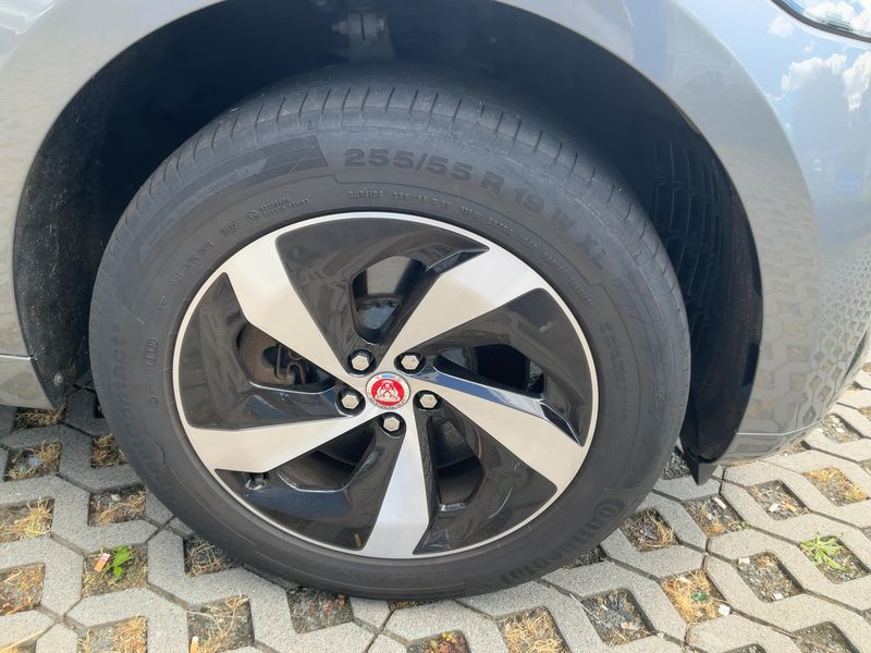 Jaguar F-Pace P400e Plug-in Hybrid R-Dynamic S AWD 2022 – снимка 11