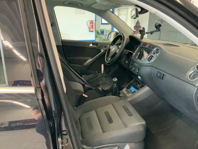 Volkswagen Tiguan 1.4 TSI Sport & Style 4Motion 2009 – снимка 16