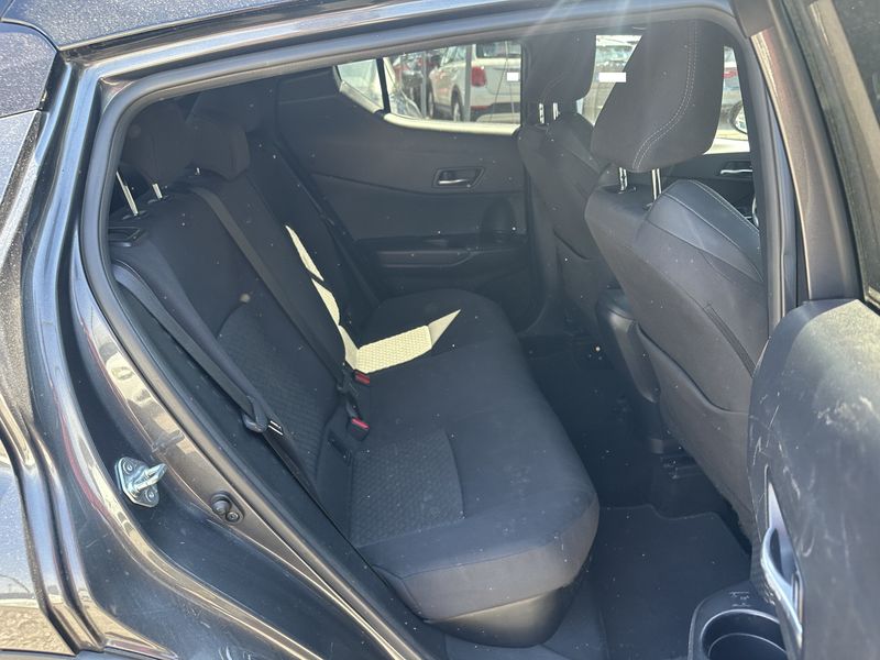 Toyota C-HR 2.0 Hybrid Trend — zdjęcie 14