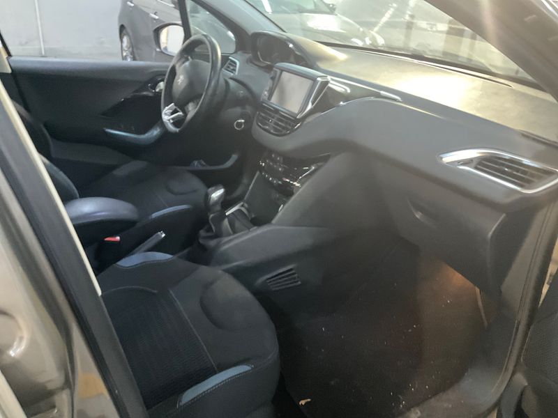 Peugeot 208 1.2 VTi Allure 2012 – снимка 3