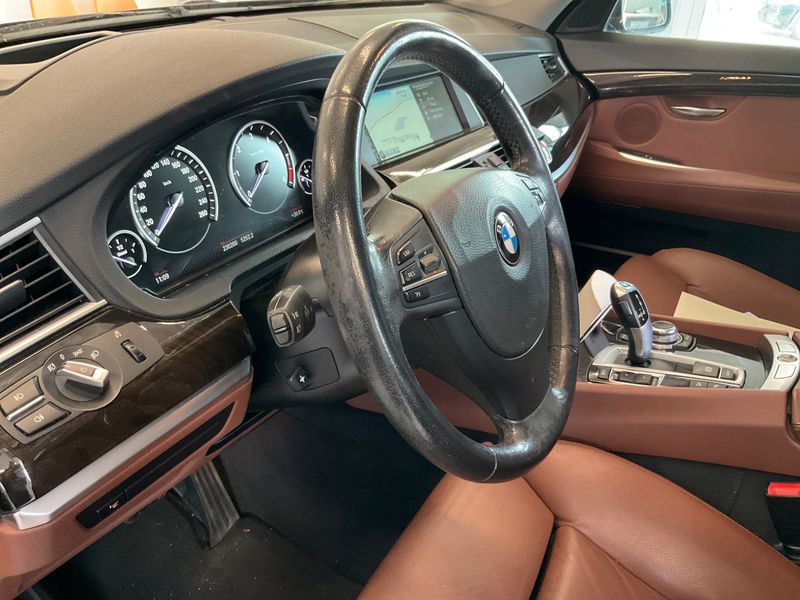 BMW 5er 530d GT xDrive 2013 – снимка 22
