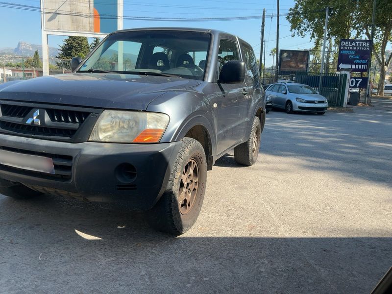 Mitsubishi Pajero 3.2 DI-D Classic — zdjęcie 2