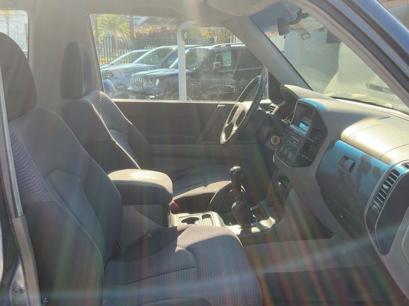 Mitsubishi Pajero 3.2 DI-D Classic — zdjęcie 11