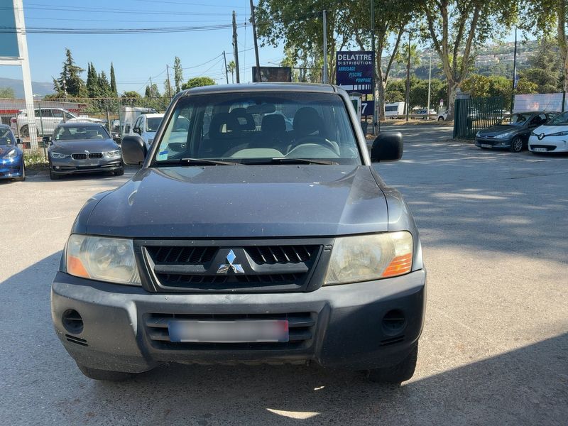 Mitsubishi Pajero 3.2 DI-D Classic — zdjęcie 9