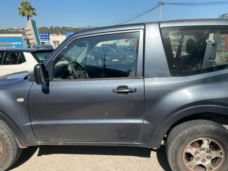 Mitsubishi Pajero 3.2 DI-D Classic — zdjęcie 4