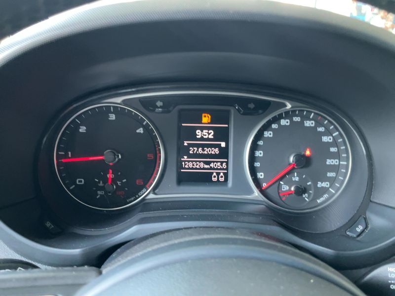 Audi A1 Sportback 1.6 TDI Ambition 2012 – снимка 19