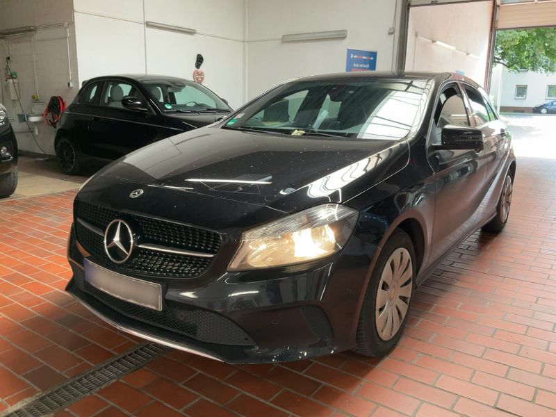 Mercedes-Benz A-Klasse A 180 CDI BlueEfficiency Style 2017 – снимка 1