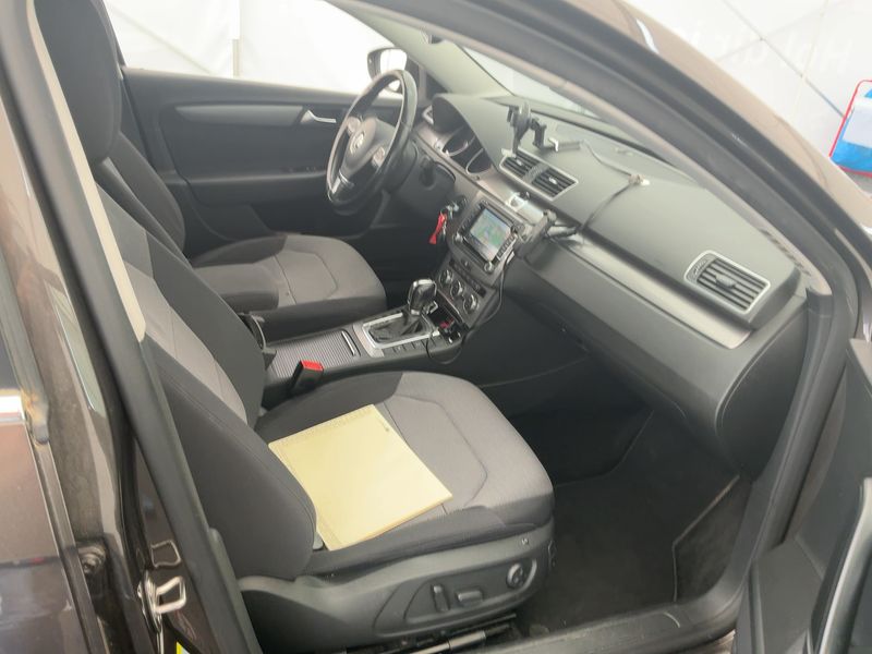Volkswagen Passat 2.0 TDI Comfortline BlueMotion Tech — zdjęcie 11