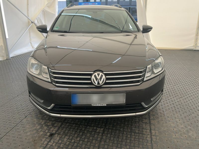 Volkswagen Passat 2.0 TDI Comfortline BlueMotion Tech — zdjęcie 9