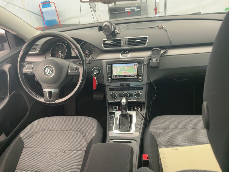 Volkswagen Passat 2.0 TDI Comfortline BlueMotion Tech — zdjęcie 12