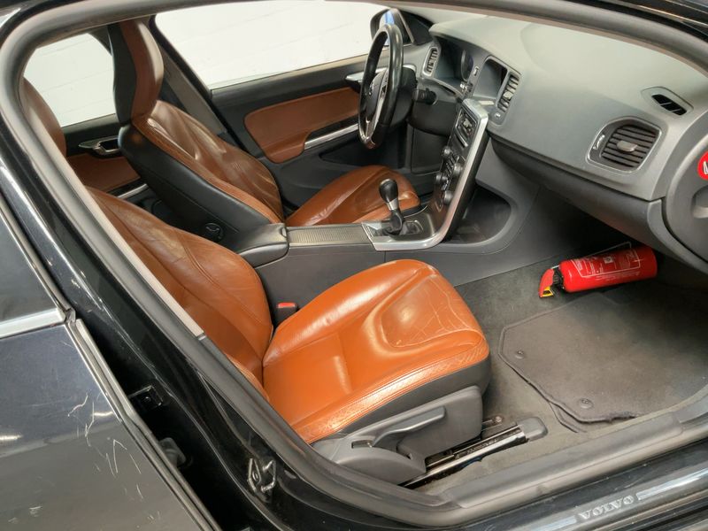 Volvo S60 2.0 D4 Momentum — zdjęcie 11