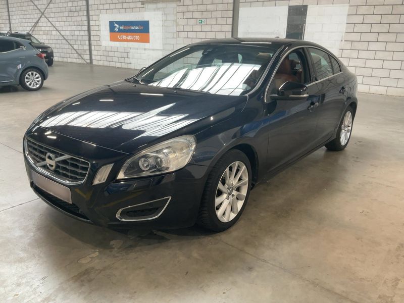 Volvo S60 2.0 D4 Momentum — zdjęcie 2