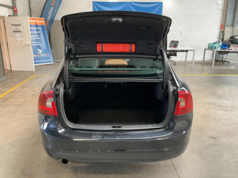 Volvo S60 2.0 D4 Momentum — zdjęcie 10
