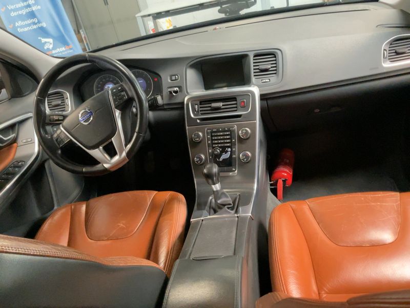 Volvo S60 2.0 D4 Momentum — zdjęcie 12