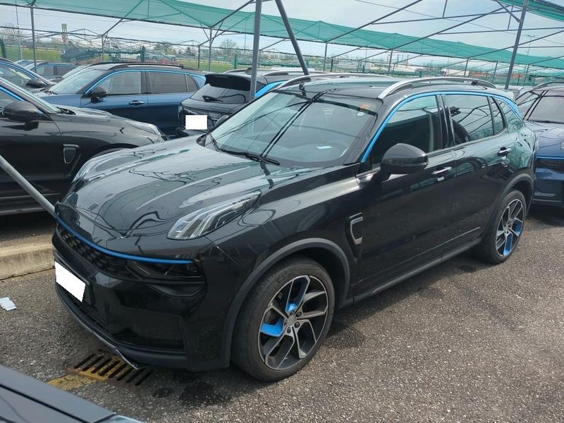 Lynk & Co 01