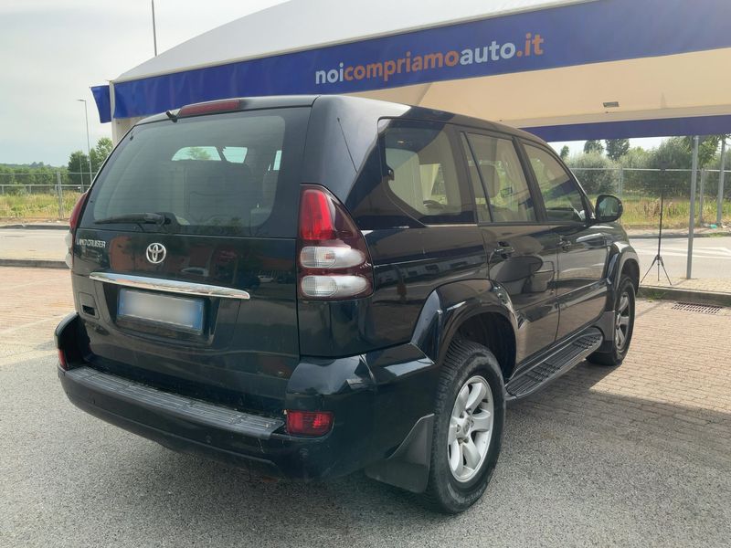 Toyota Land Cruiser 3.0 D-4D C — zdjęcie 6