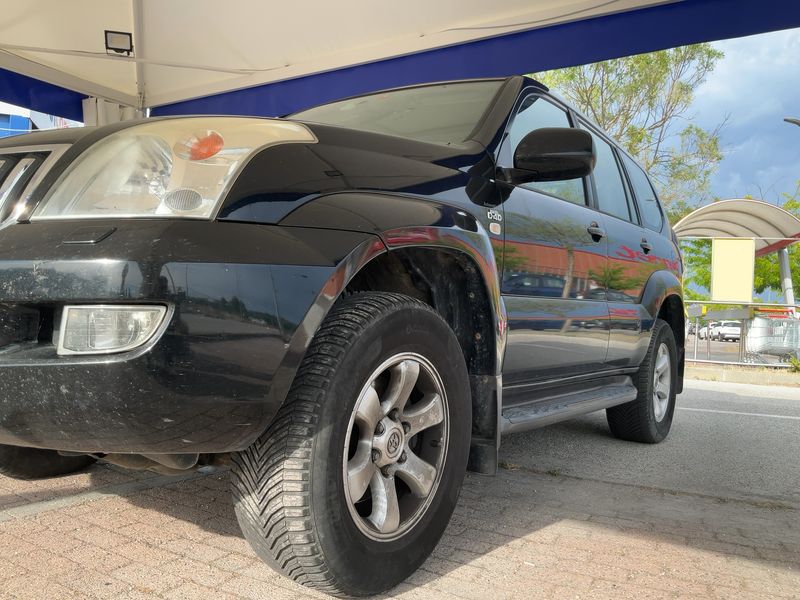 Toyota Land Cruiser 3.0 D-4D C — zdjęcie 2