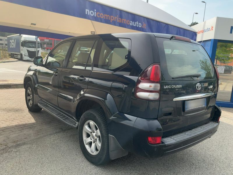 Toyota Land Cruiser 3.0 D-4D C — zdjęcie 3