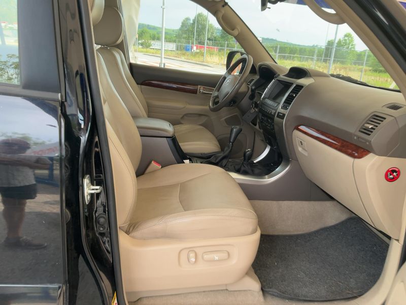 Toyota Land Cruiser 3.0 D-4D C — zdjęcie 11