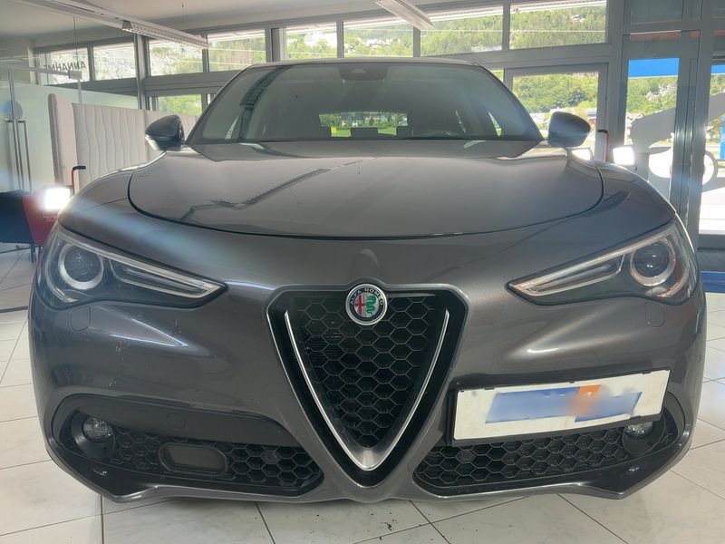 Alfa Romeo Stelvio 2.2 JTDM Super Q4 — zdjęcie 9