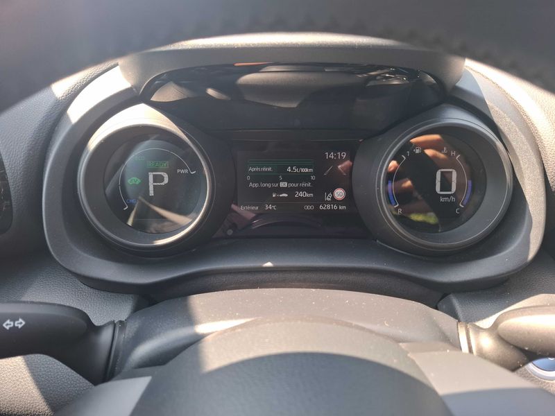 Toyota Yaris Cross 1.5 Hybrid Dynamic Business — zdjęcie 12